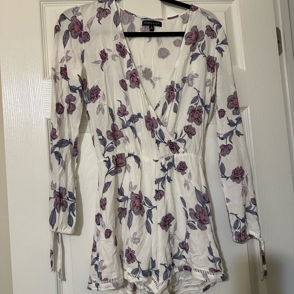 Kendall and Kylie Jenner Roper size small